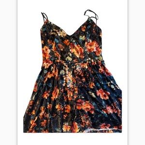 Beautiful velvet romper!💕🥳